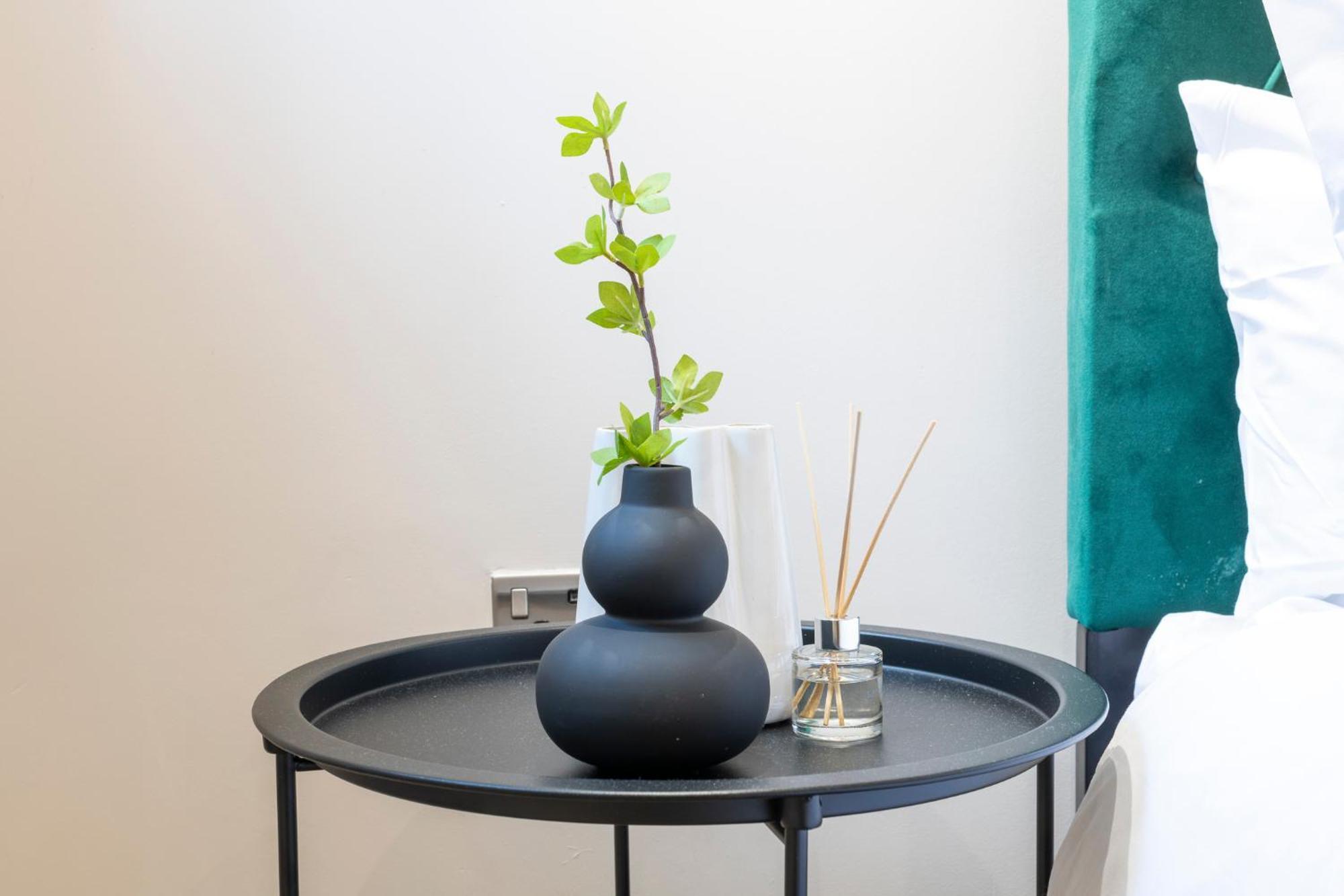 Harvey Nic'S & Designer Quarter 74 Ch Apartman Leeds Kültér fotó