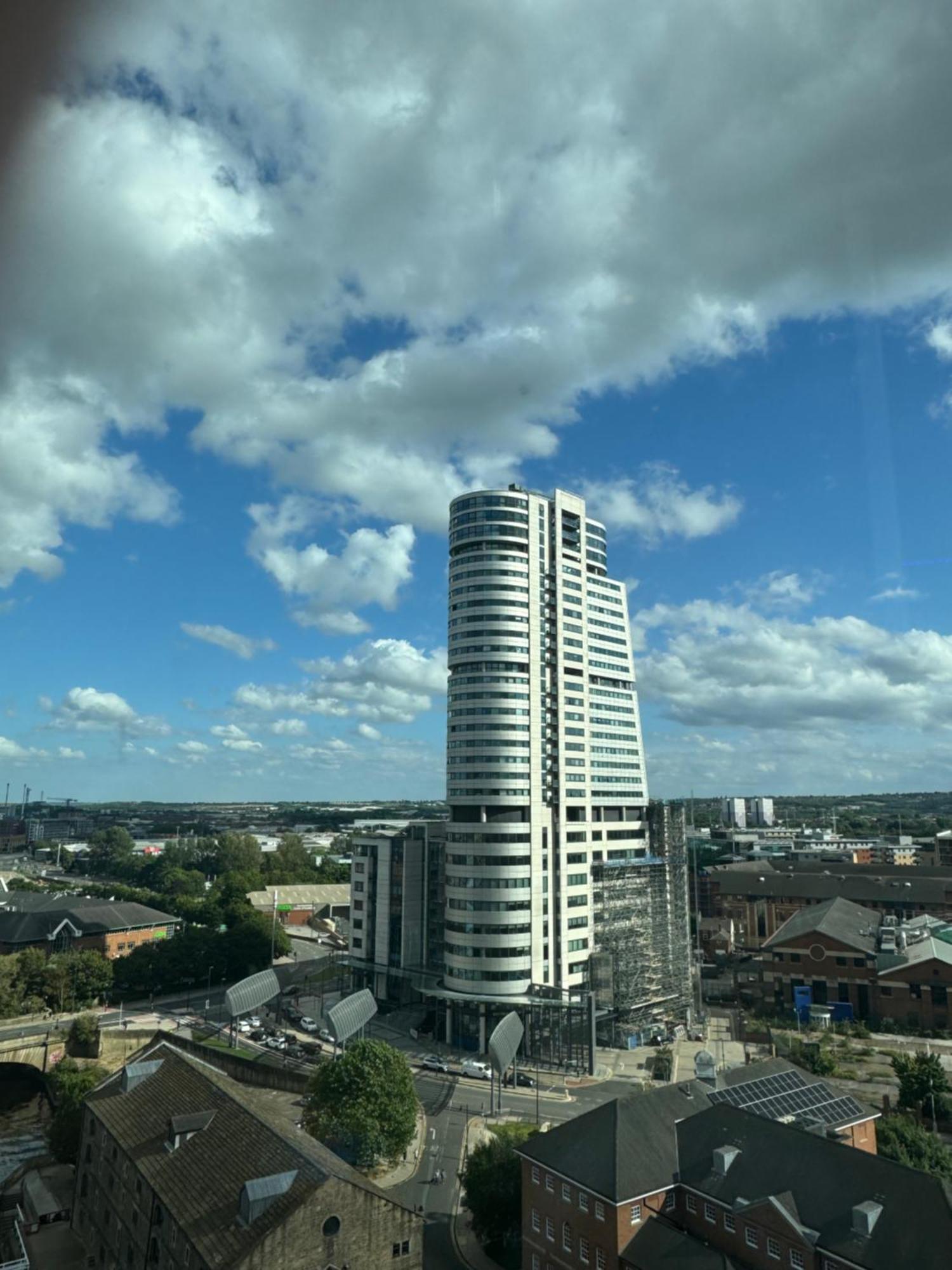 Harvey Nic'S & Designer Quarter 74 Ch Apartman Leeds Kültér fotó